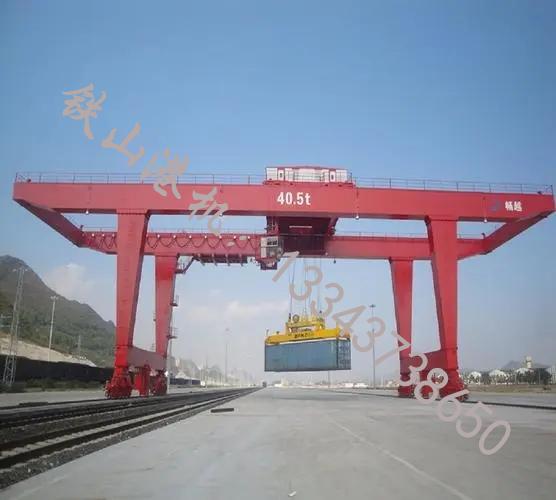 江西景德鎮(zhèn)集裝箱起重機(jī)廠家起重機(jī)適用于港口、碼頭等地方作業(yè)